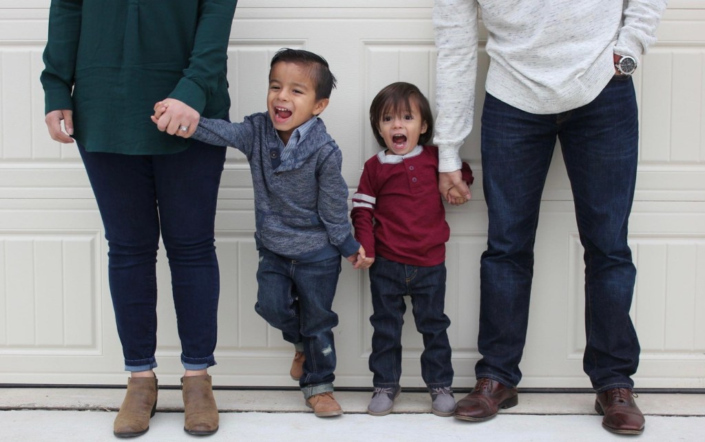 family photographer near me, unique love, family portrait, Zurigraphia, maternity photography 